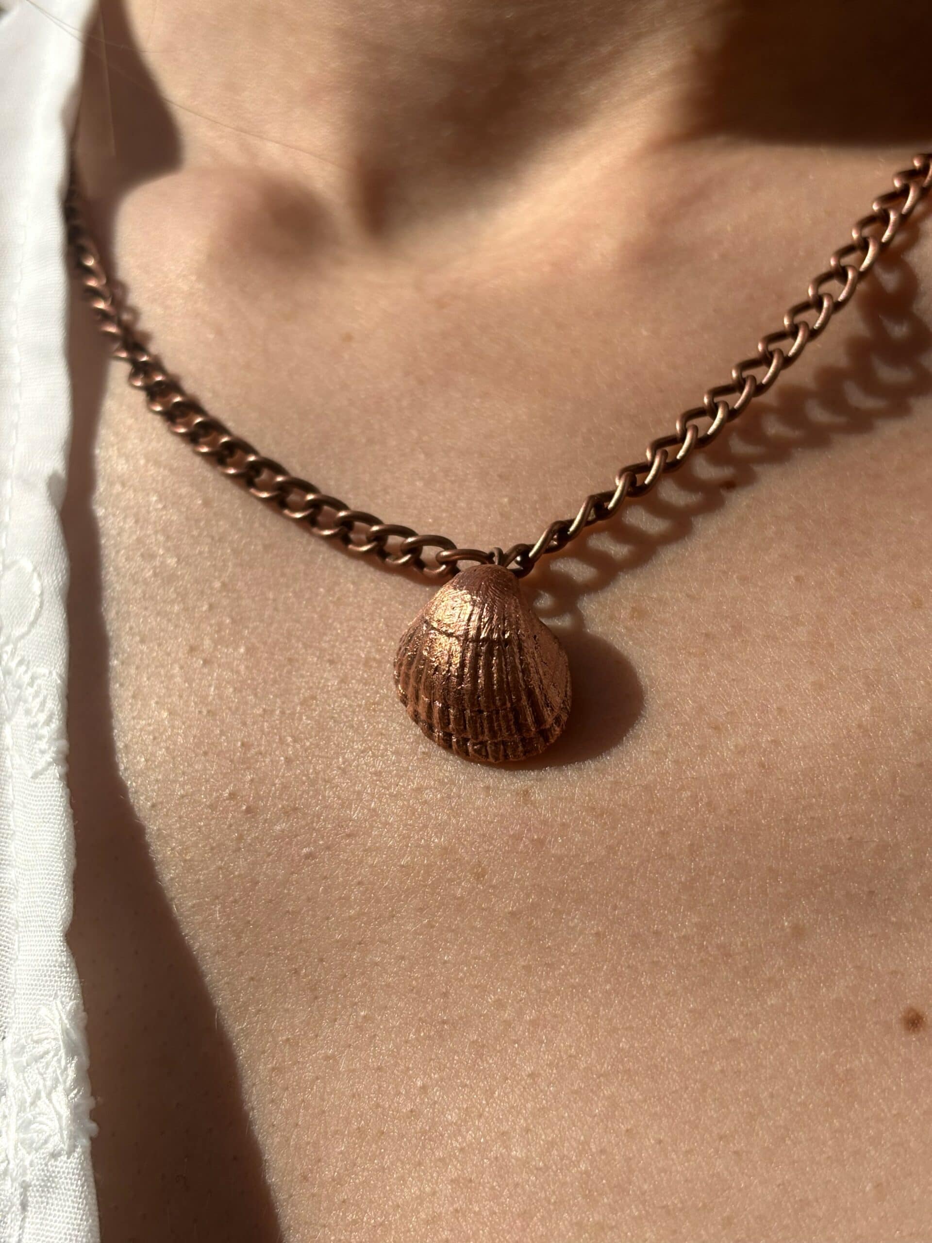 Naszyjnik muszelka miedziana, boho, talizman - zdjecie trzecie